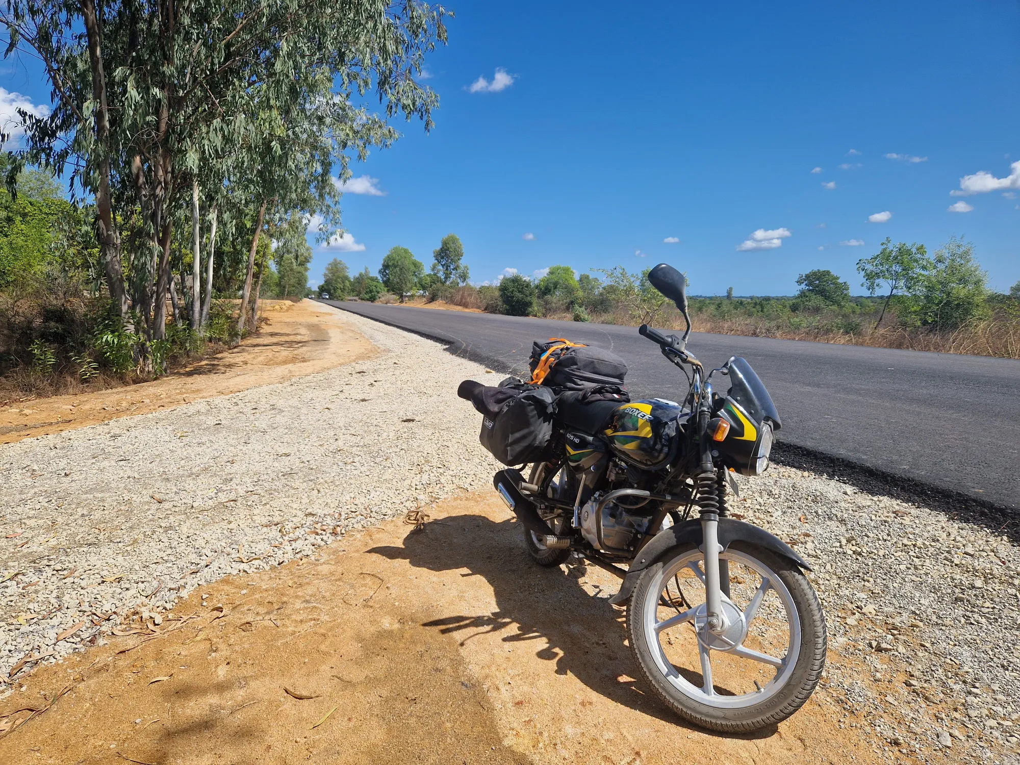 Surprise: la route est totalement neuve!